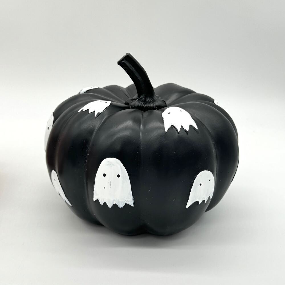 Black & White Halloween Ghost Pumpkin Candy Corn Lane Ghosts New 8” - Picture 4 of 6